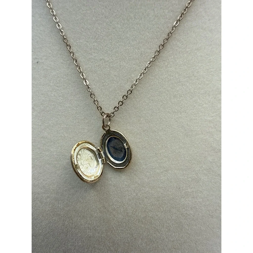 N/A silver tone